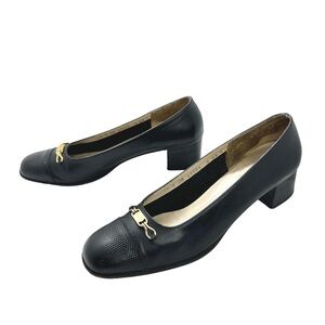 Salvatore Ferragamo Textured Leather Cap Toe Accent  Pumps Shoes Black Size 9AA